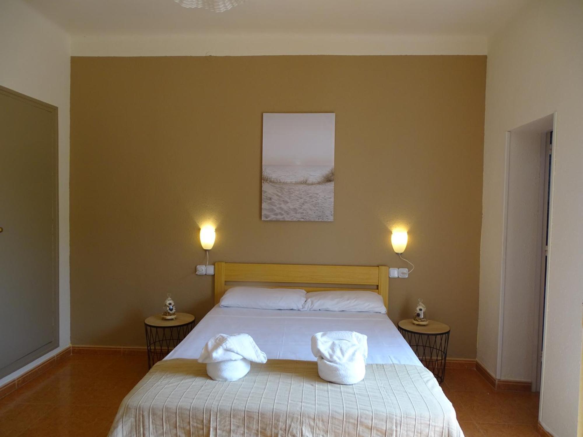 Hostal Lleida Segur de Calafell Exterior photo
