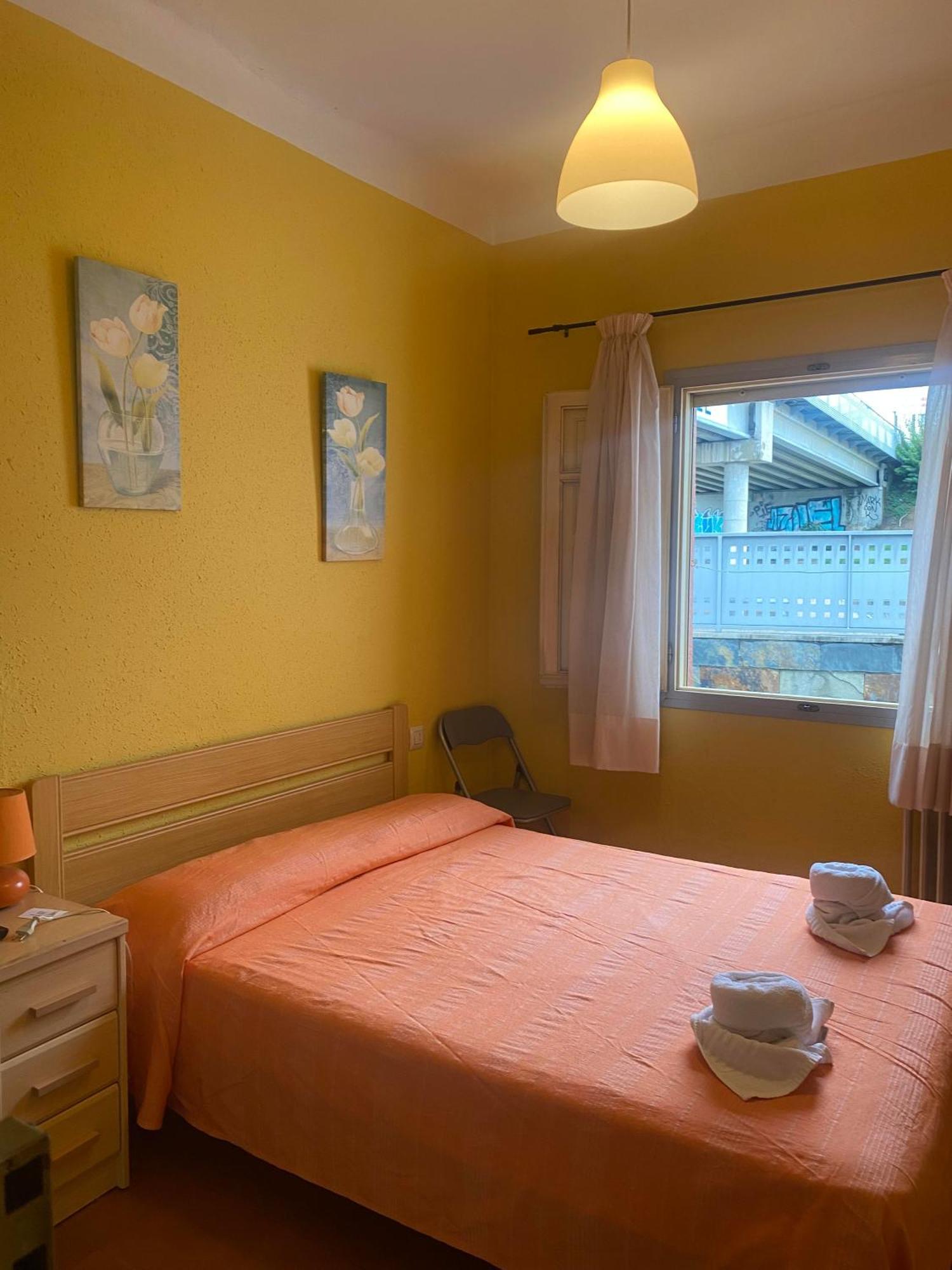 Hostal Lleida Segur de Calafell Exterior photo