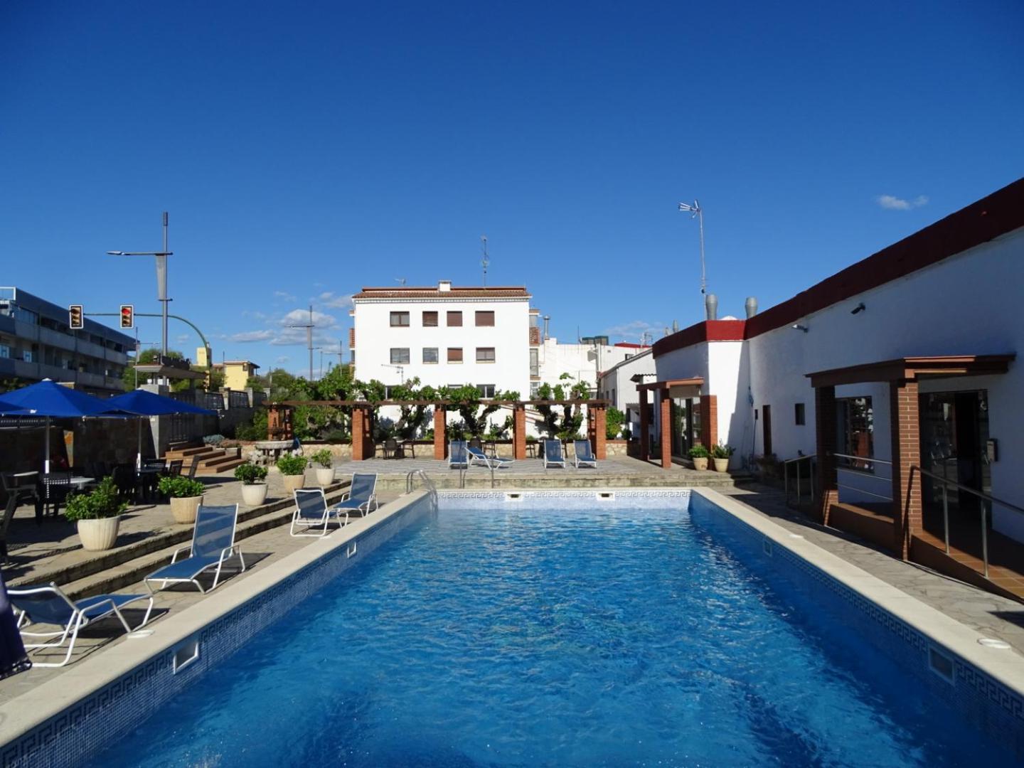 Hostal Lleida Segur de Calafell Exterior photo