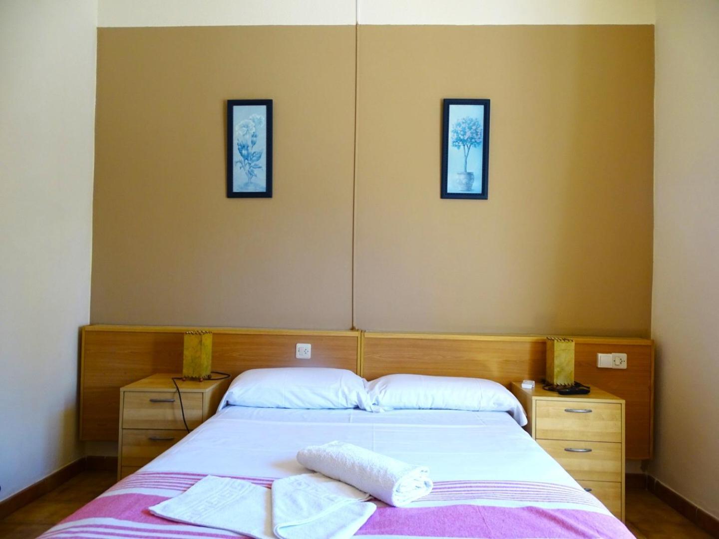 Hostal Lleida Segur de Calafell Exterior photo